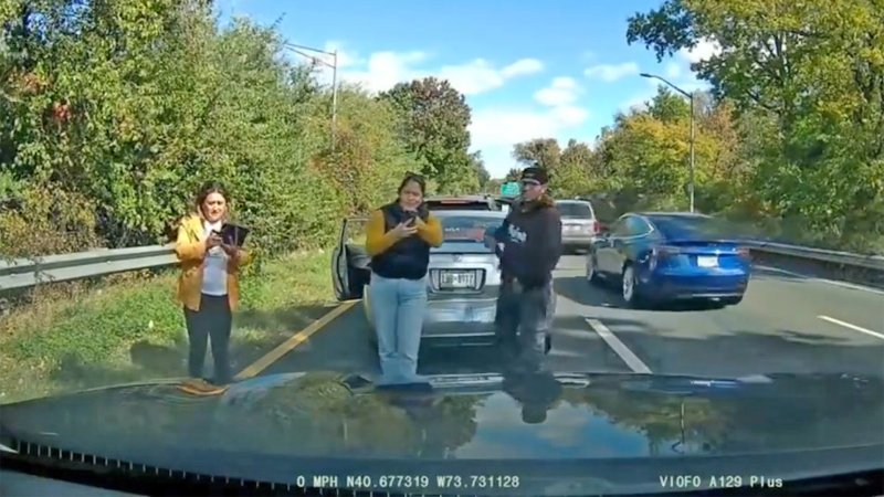 Clown Car of Idiots Tries Insurance Fraud Crash, Thwarted by Dash Cam