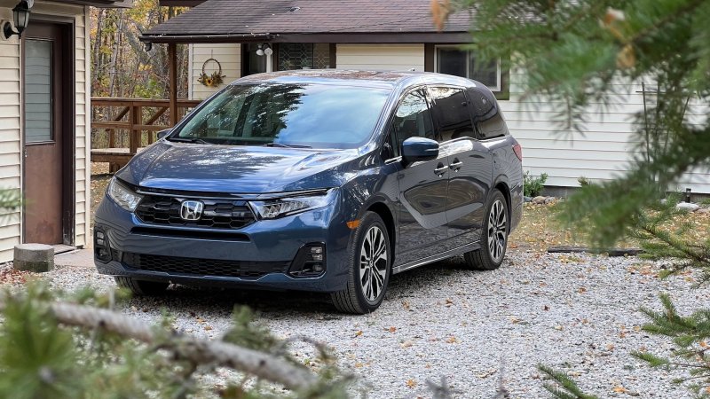 2025 Honda Odyssey Review: The Ultimate Road-Trip Vehicle