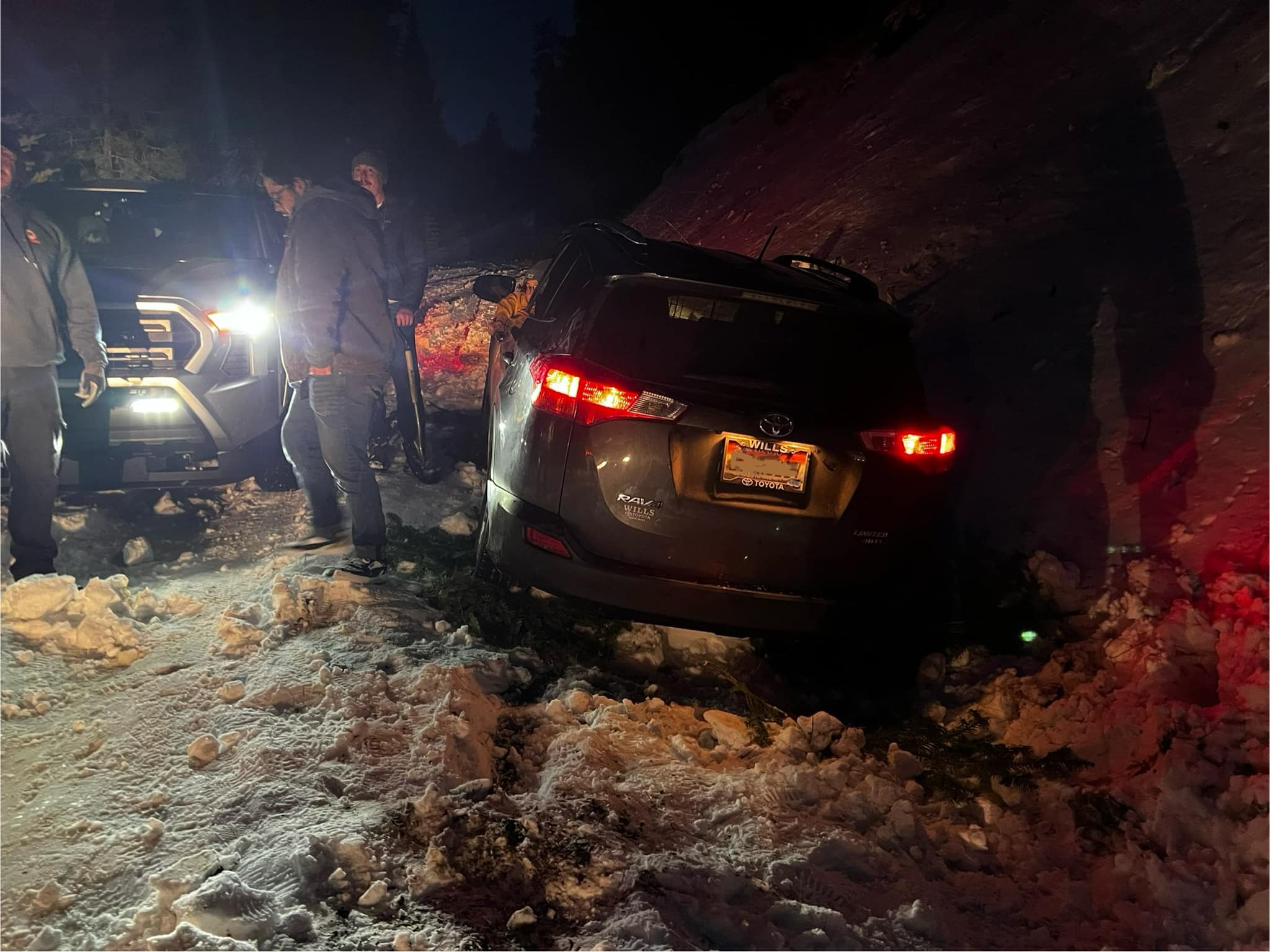 Cars stuck on Ruckle Road in Oregon