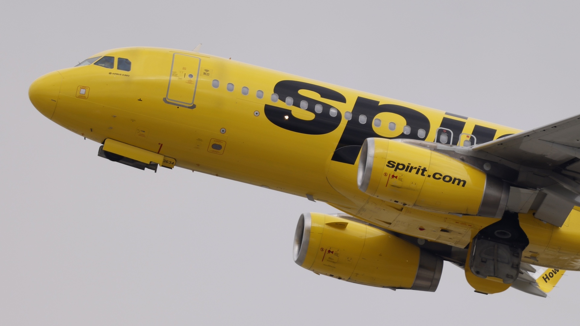 LOS ANGELES, CALIFORNIA - SEPTEMBER 19: A Spirit Airlines Airbus A320 departs at Los Angeles International Airport en route to Pittsburgh on September 19, 2024 in Los Angeles, California. (Photo by Kevin Carter/Getty Images)