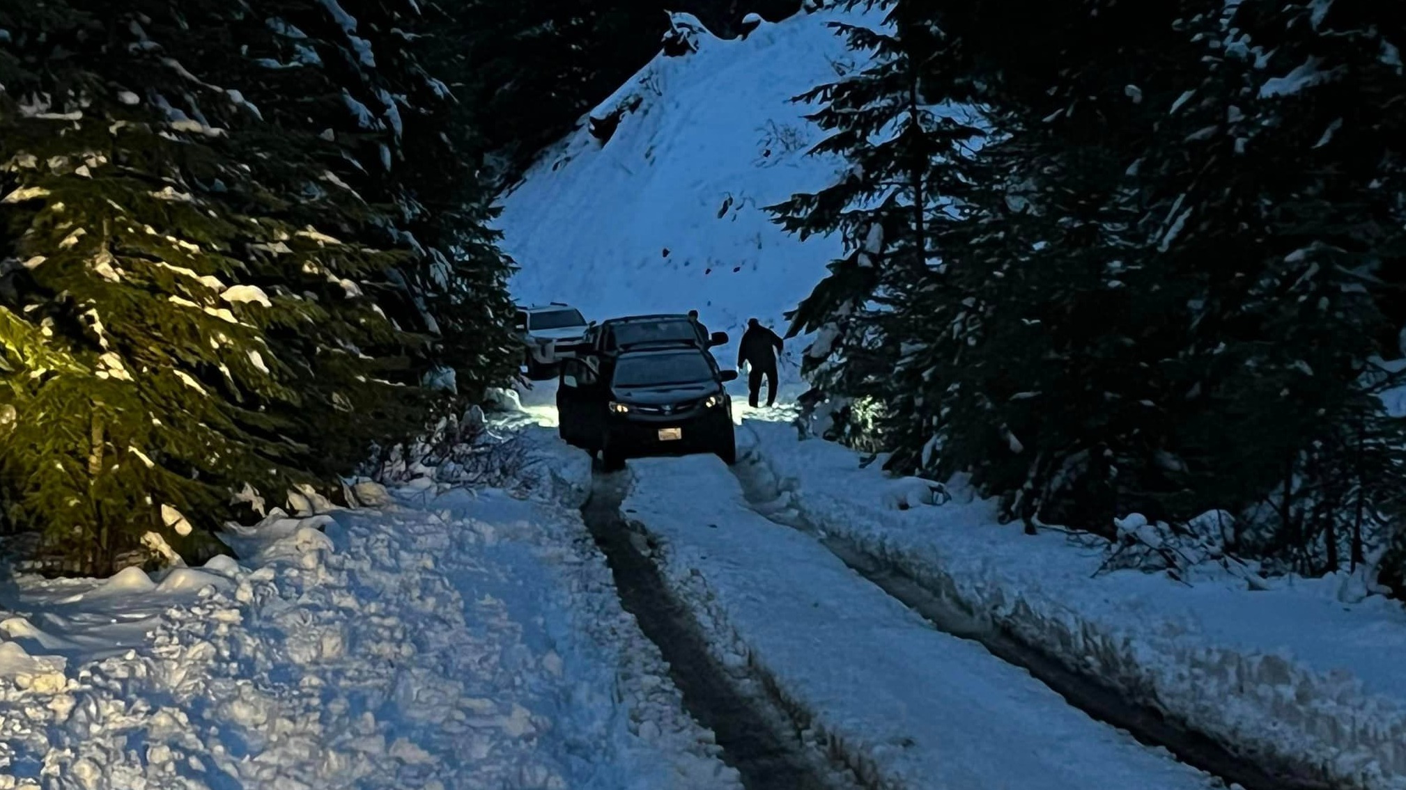 Cars stuck on Ruckle Road in Oregon