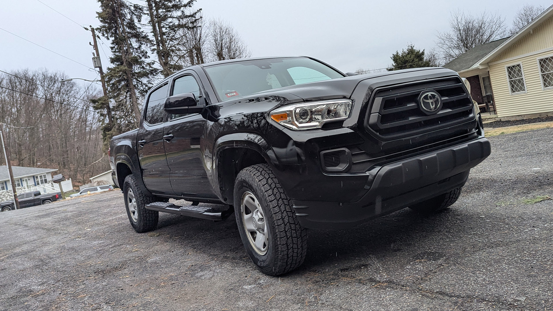 2018 Toyota Tacoma With Ionic 5-Inch Curved Nerf Bars 