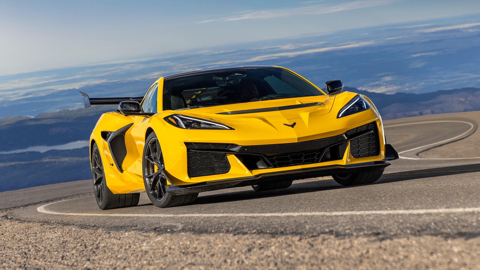 Chevy Corvette ZR1 Hits 60 MPH Faster Than Any Lamborghini or McLaren