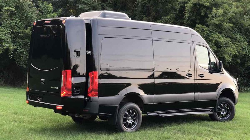 These ‘Backpacks’ for Cargo Vans Look Like a Google Street View Glitch