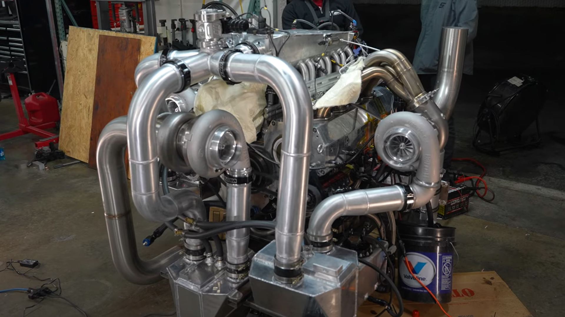 This Turbocharged 12-Rotor Engine Revs to 9,000 RPM With a Noise That Rips Space-Time