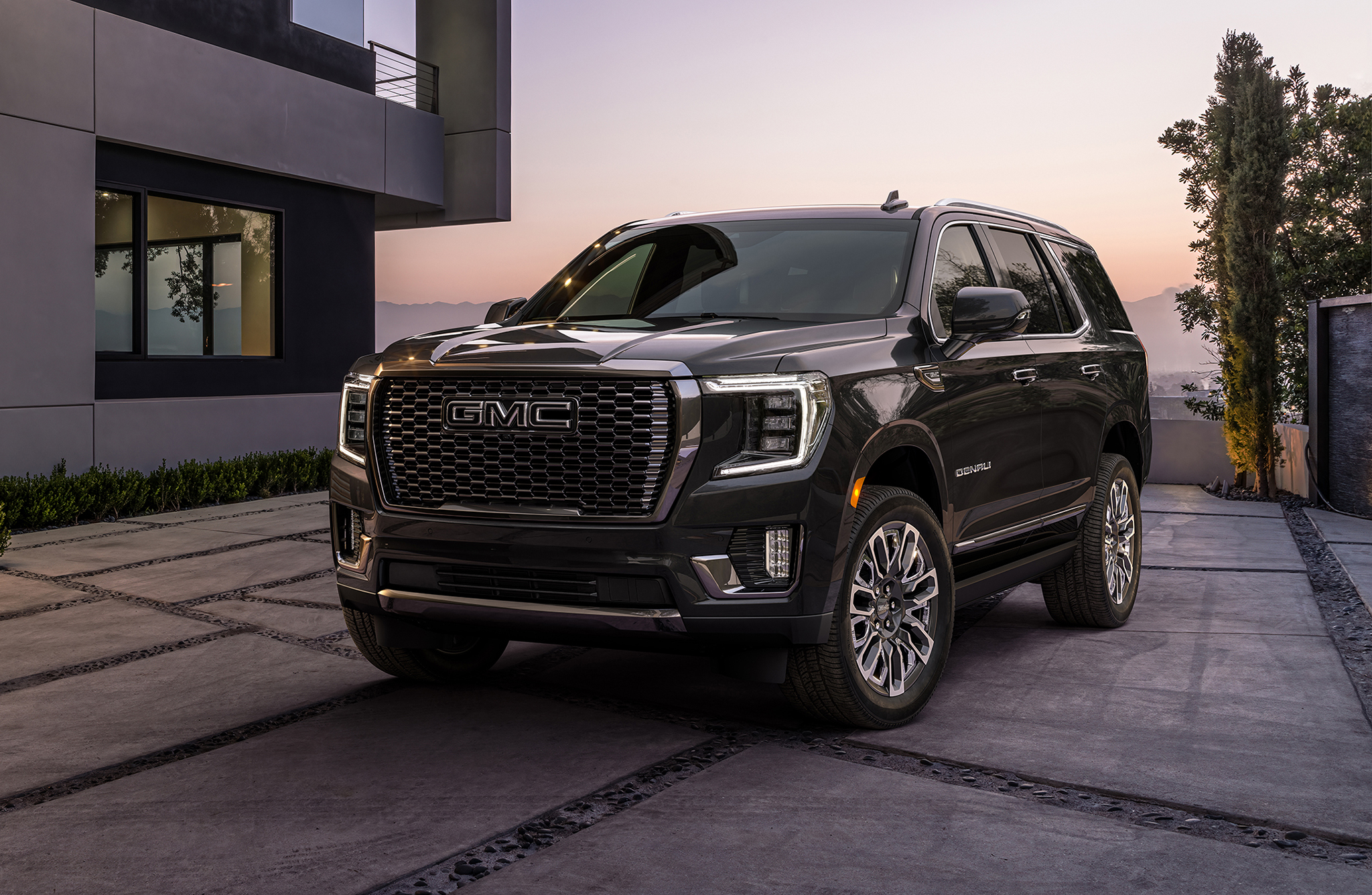 Numerous premium elements find their way to the Yukon Denali Ultimate, such as Vader chrome finish accents.