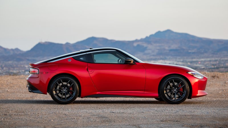 Nissan Z red