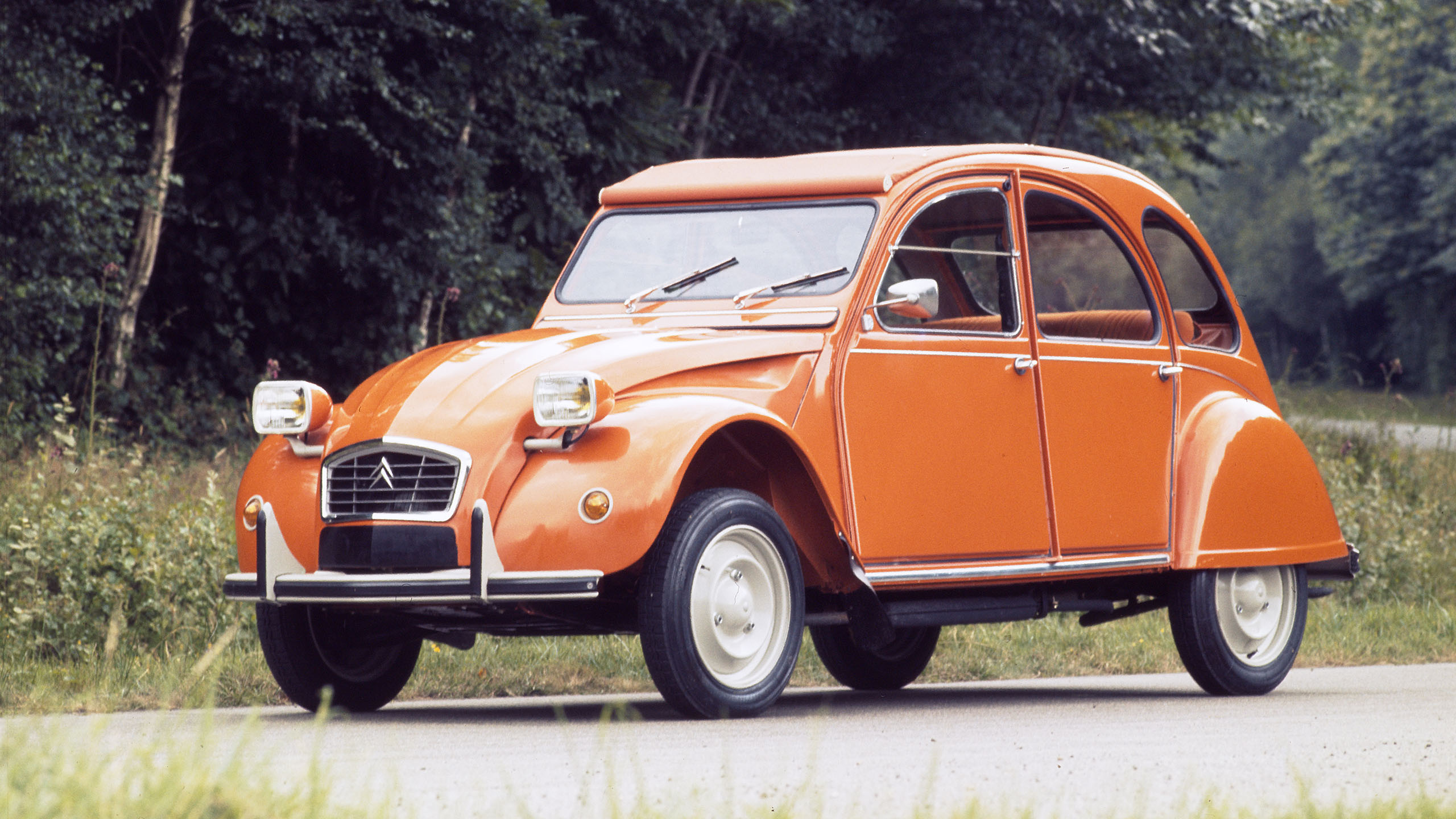 Citroen Could Bring Back the 2CV Because Nostalgia Sells