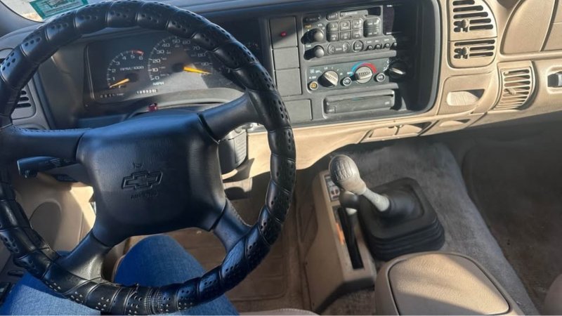 This Big-Block Manual 1999 Chevy Suburban 2500 Is a Lot of Truck for $5,000