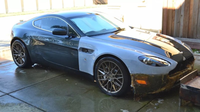 Save This ‘Cheap’ Aston Martin Vantage With a Salvage Title. It Deserves It