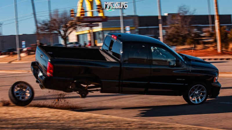 Dodge Ram SRT-10 Loses Wheel in Cars and Coffee Crash