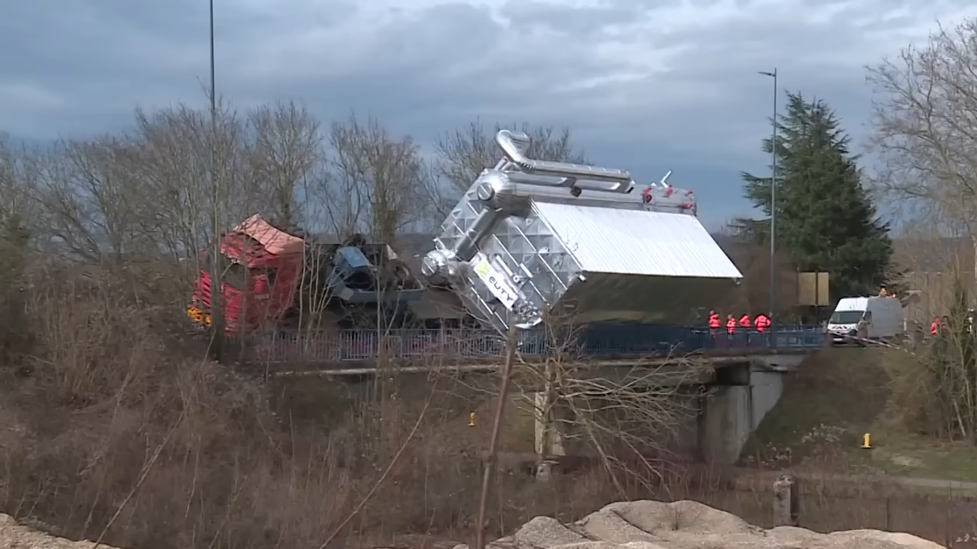 Truck Carrying 182-Ton Oversize Load Tipped Over on a Bridge and Now It's Stuck There