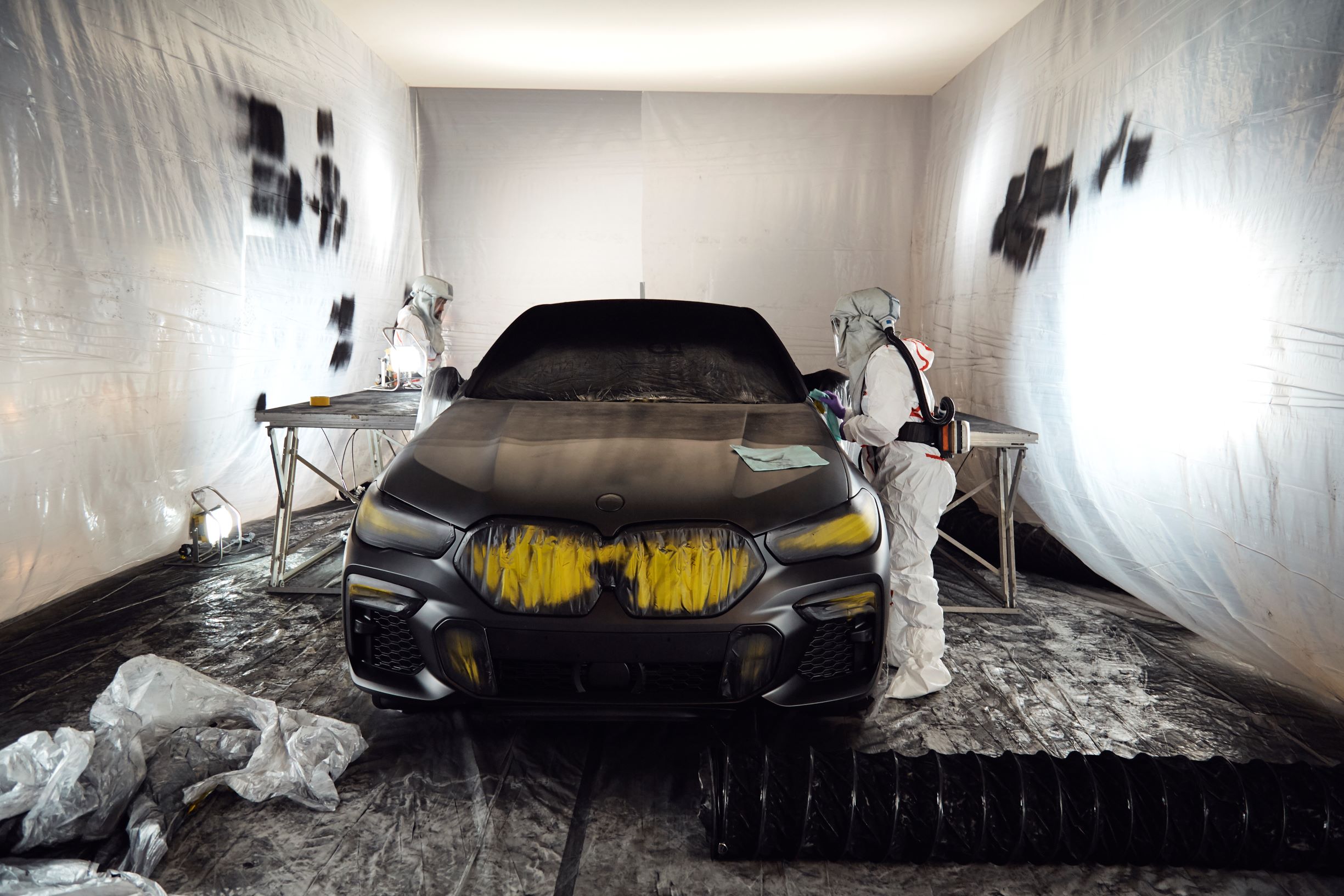 message-editor%2F1567001556397-p90363207_highres_the-bmw-vantablack-x.jpg