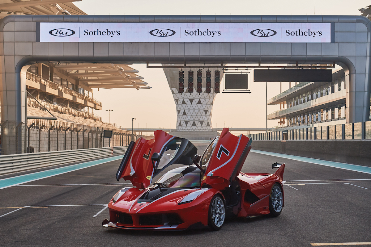 message-editor%2F1573355499961-2015-ferrari-fxx-k-_30.jpg