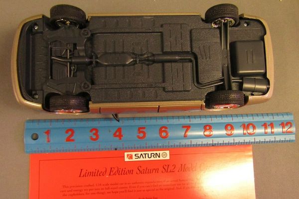 1998 Saturn SL2 1:18 Die-Cast Model