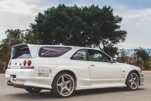 Nissan Skyline GT-R R33 