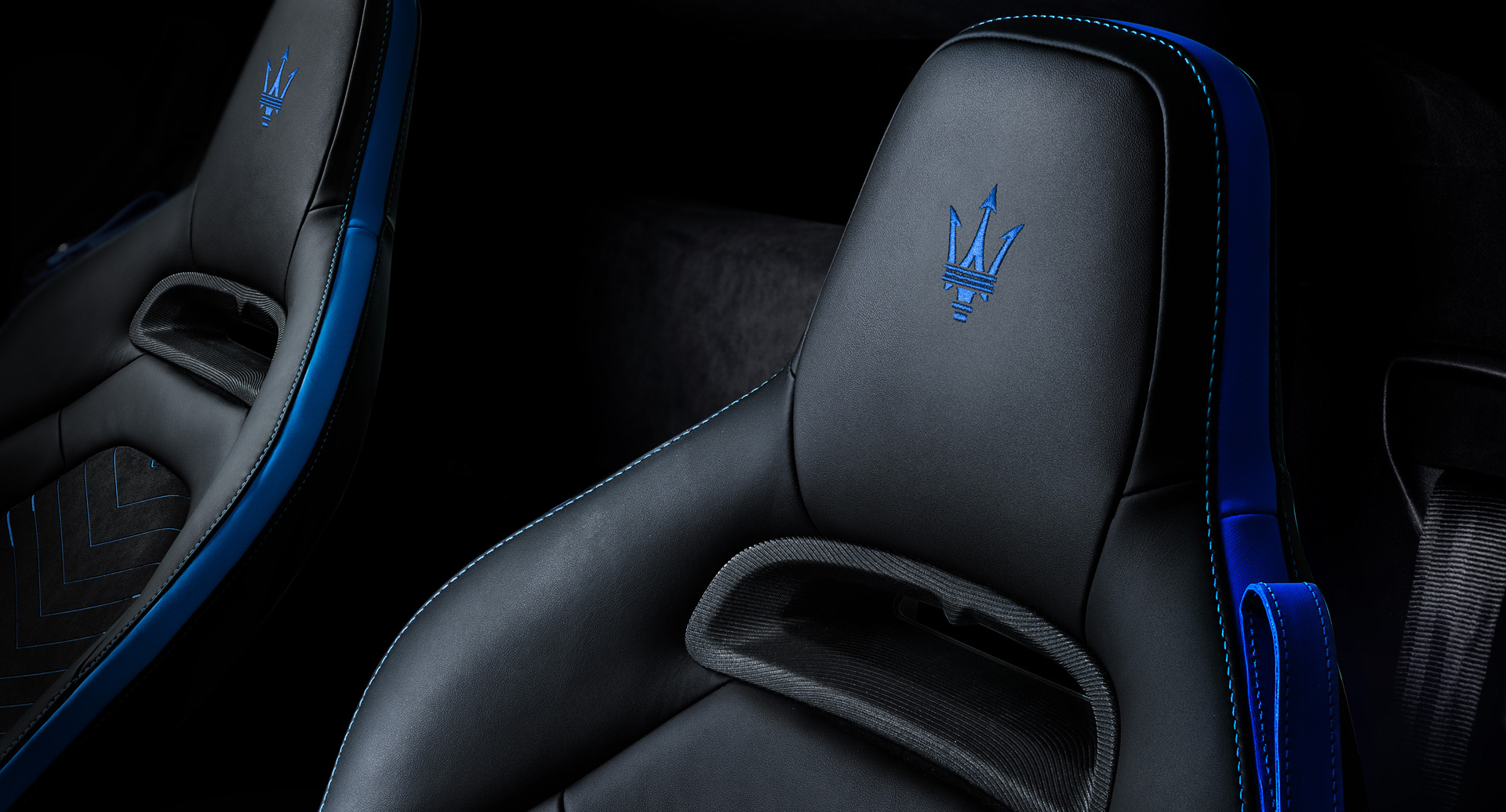 message-editor%2F1599671571386-46_maserati_mc20_interior.jpg