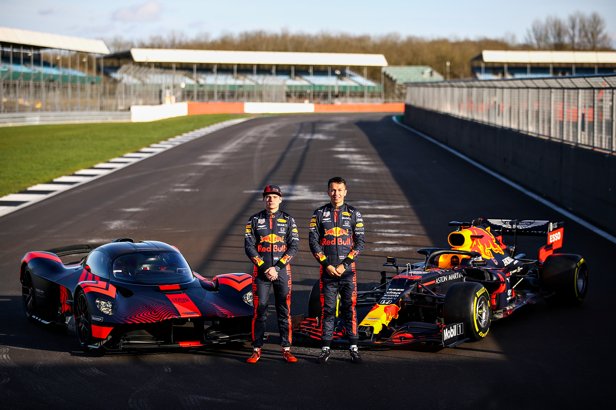 message-editor%2F1599740713201-aston_martin_valkyrie__aston_martin_red_bull_racing_rb16_joined_by_max_verstappen__alex_albon_1-jpg.jpg