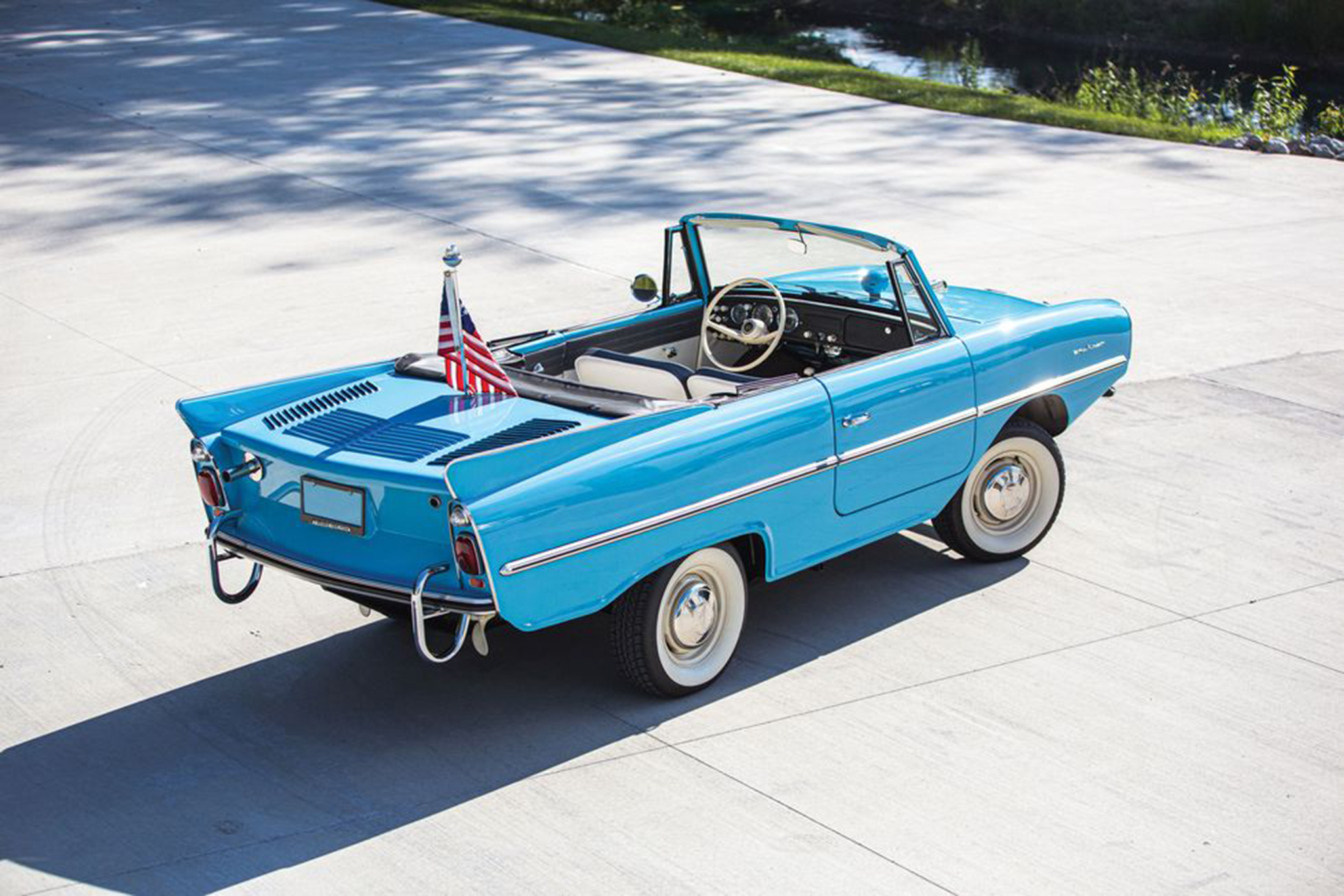 message-editor%2F1604272740931-khan66amphicar.jpg