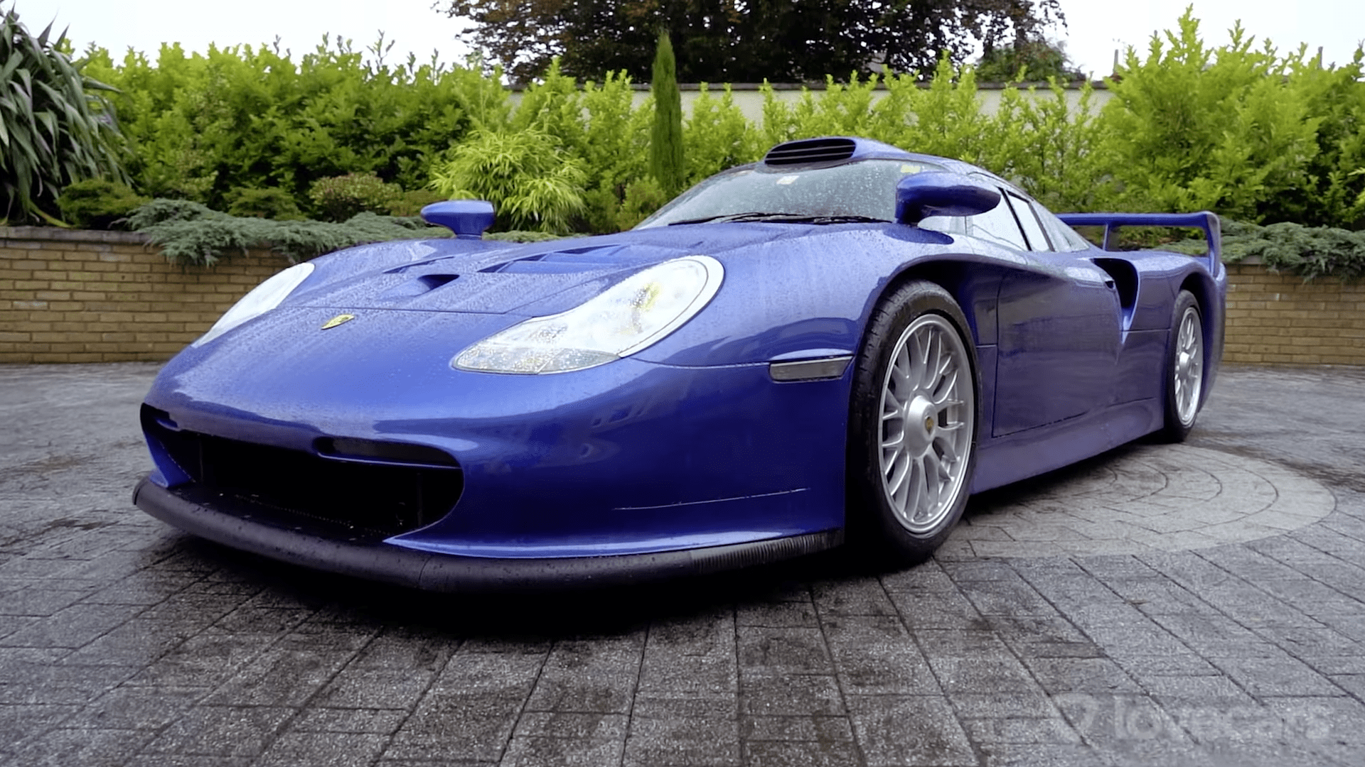 message-editor%2F1605531292655-porsche911gt1.lemanslegendwithtiffneedell0-12screenshot.png