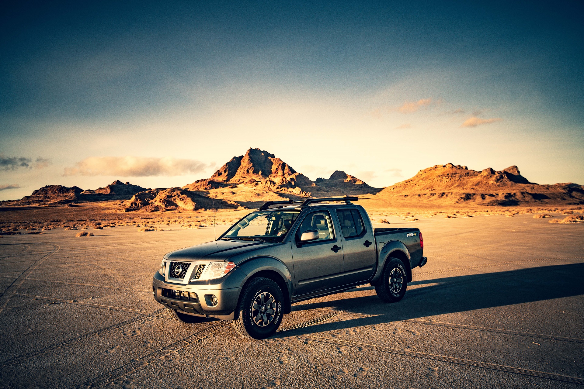 message-editor%2F1612369643376-2020nissanfrontier_sunset-3-source-source.jpg