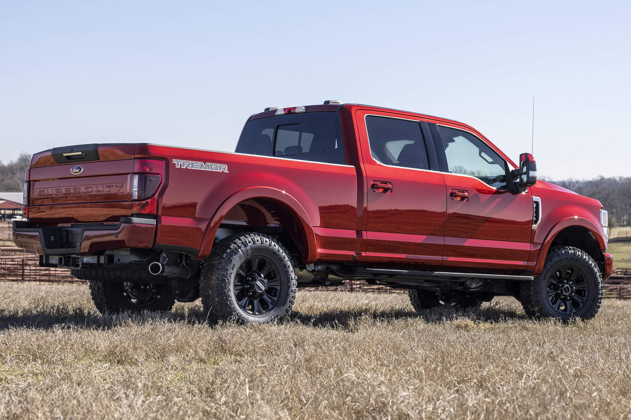 message-editor%2F1615239259969-2022_ford_super_duty_lariat_tremor_with_sport_appearance_pack_09.jpg