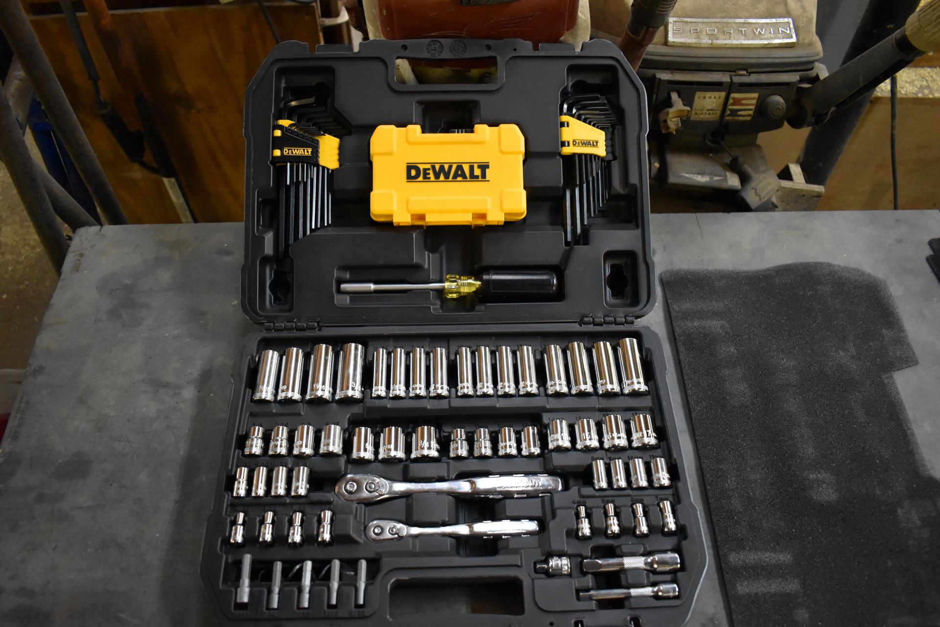 Contents of DeWalt's 108-piece set