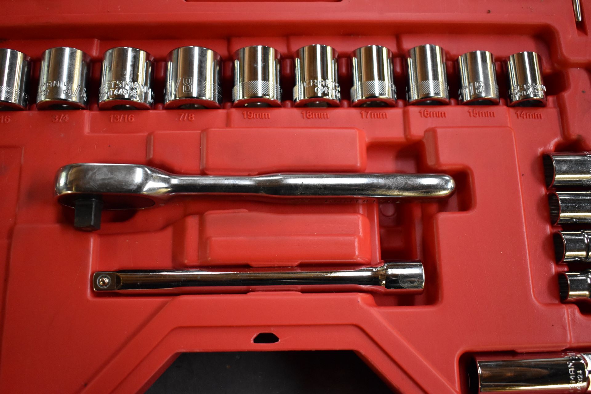 A look at Craftsman's slim, but comfortable ratchet handle