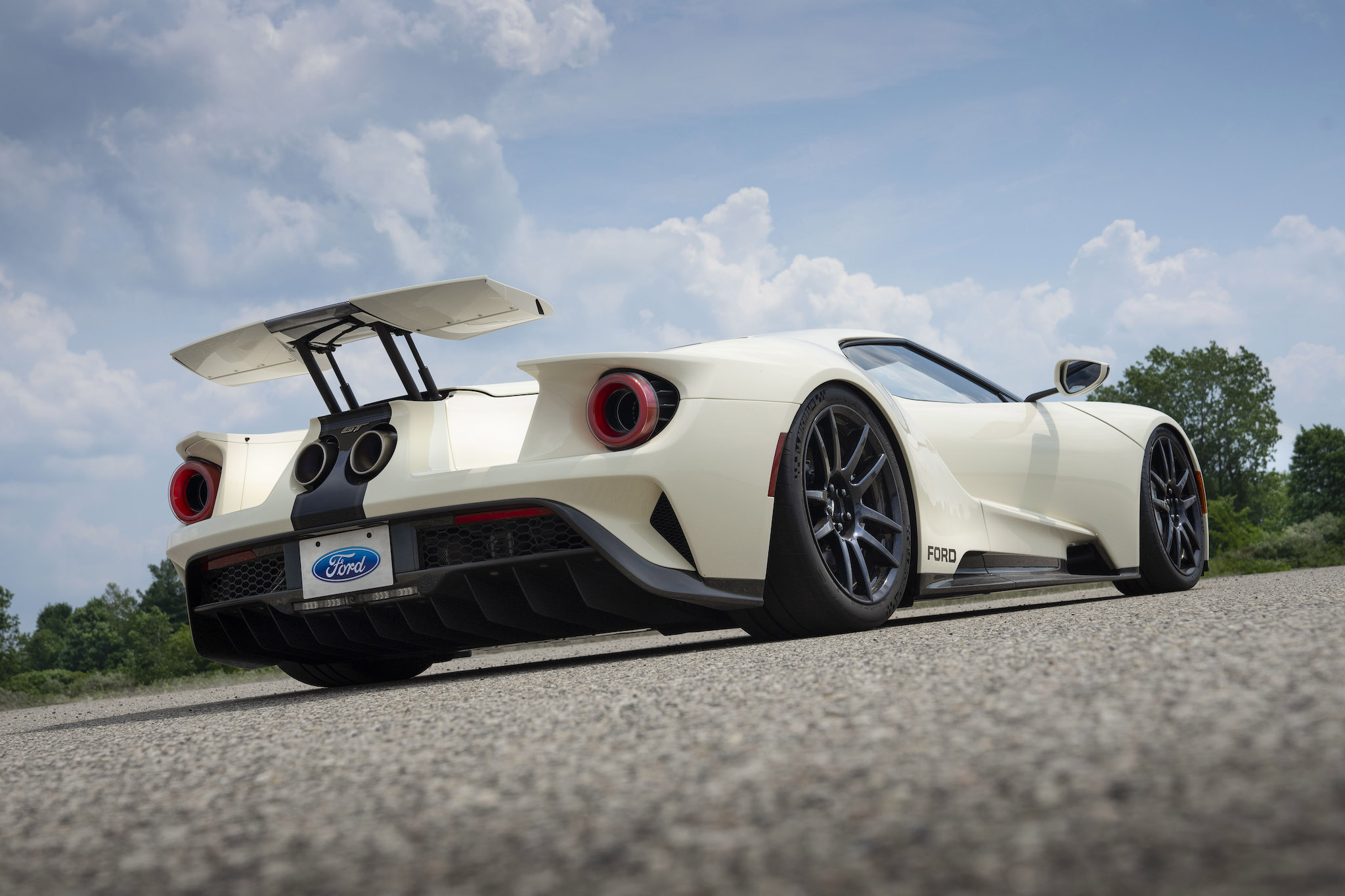 message-editor%2F1628716569578-2022fordgt64heritageedition_03.jpg