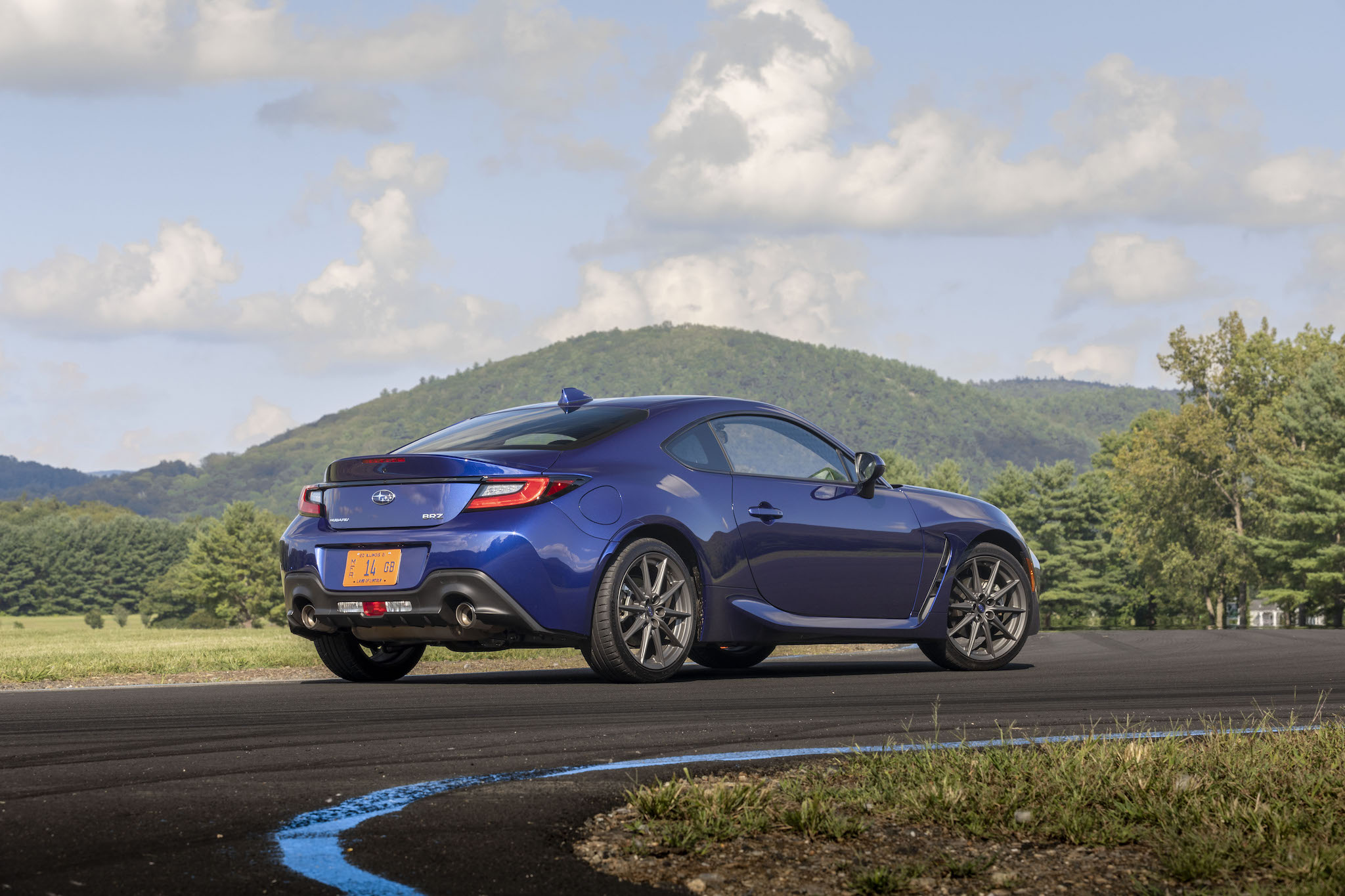 message-editor%2F1631891916385-2022_subaru_brz_limerock_003.jpg