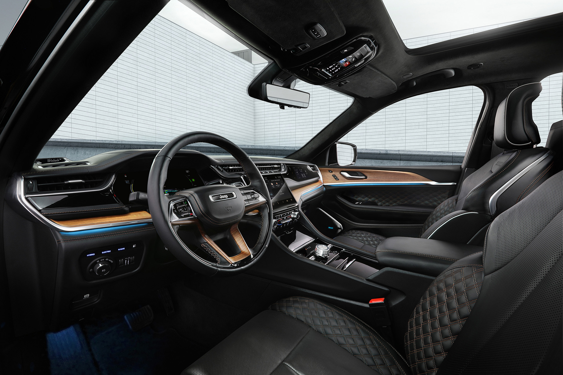 2022 Jeep Grand Cherokee Interior