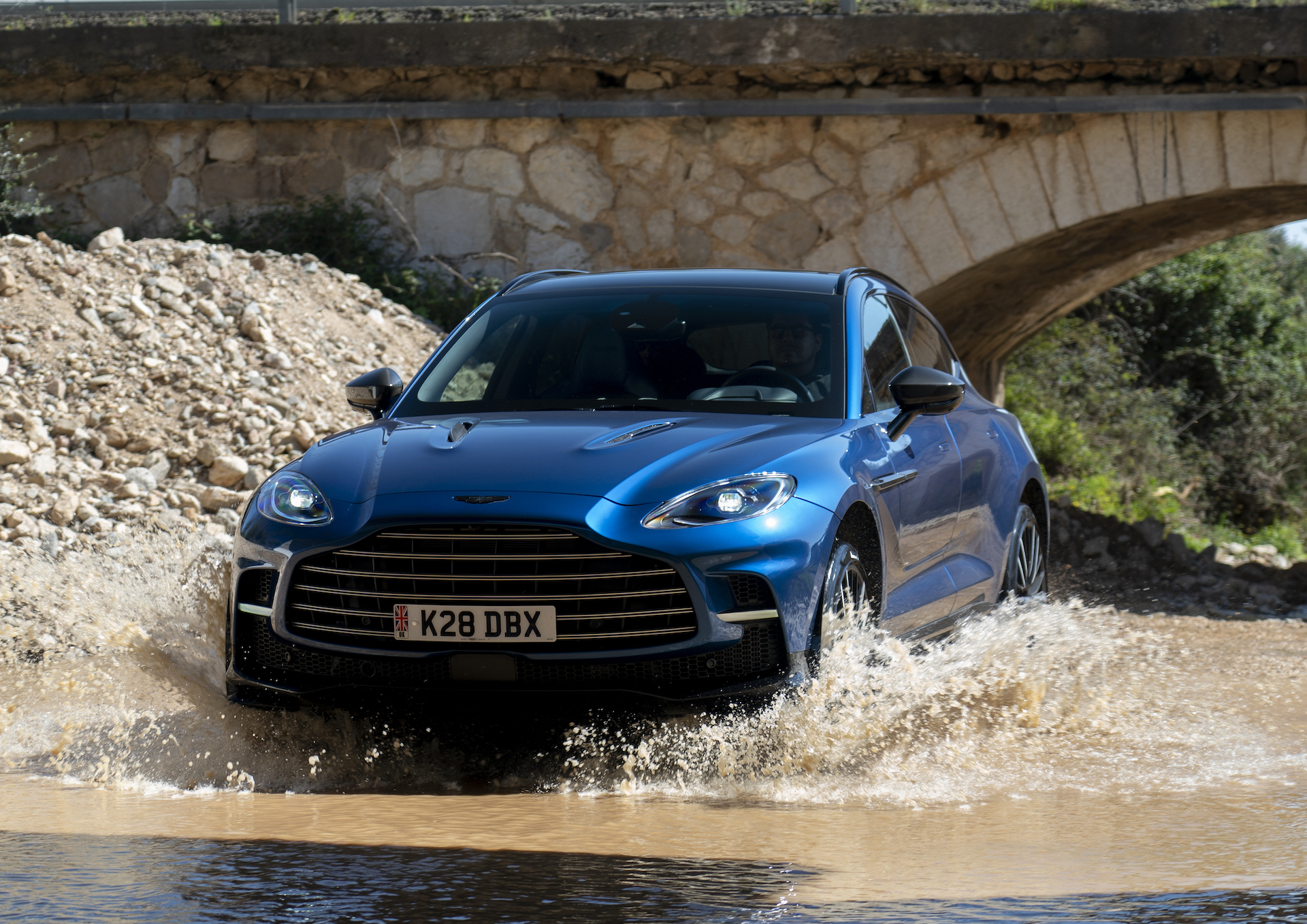 message-editor%2F1649347753226-2023-aston-martin-dbx-707-review-4.jpg