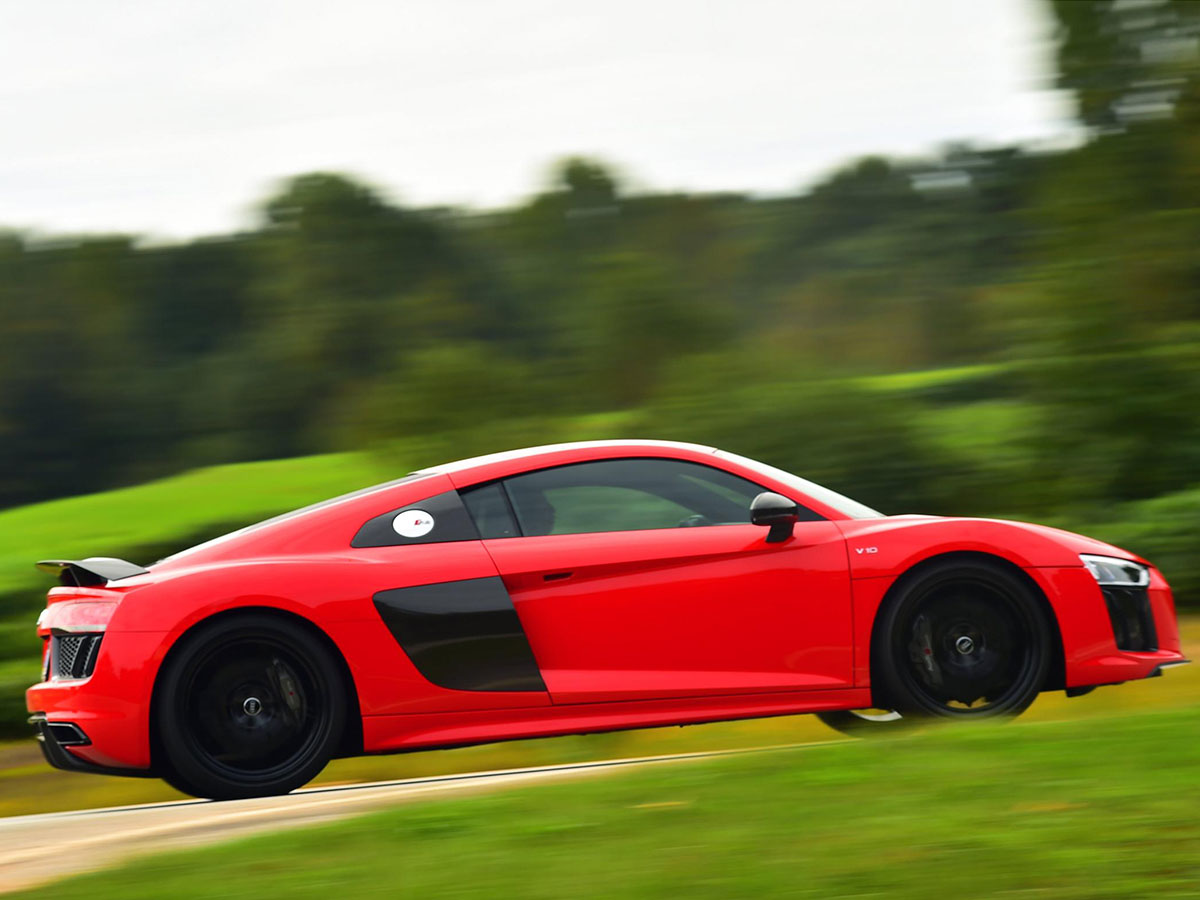 031416-audi-r8-art-1.jpg