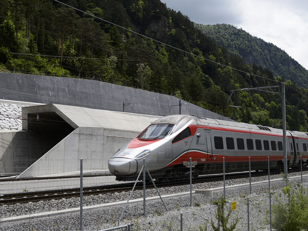 060116-gotthard-base-tunnel-art.jpg