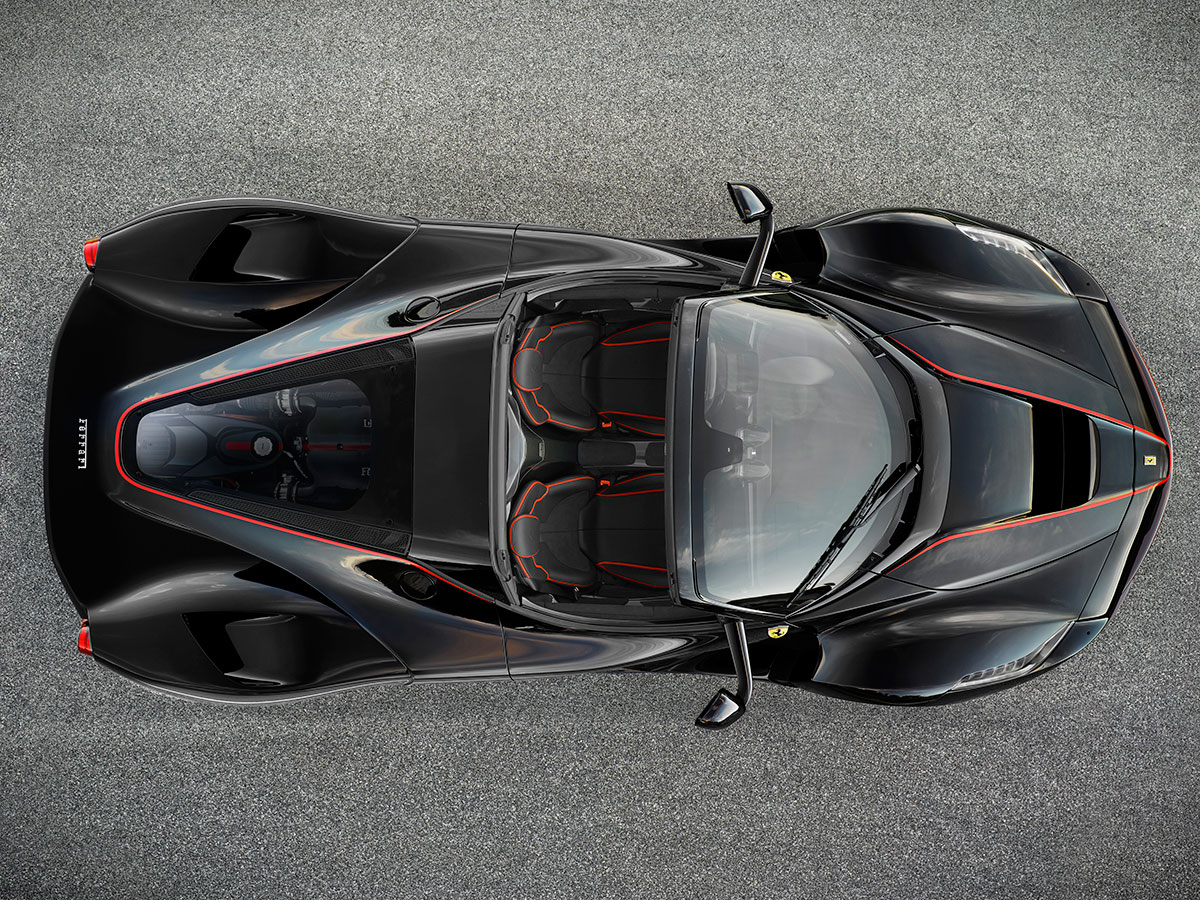 070516-laferrari-spider-revealed-art-1_0.jpg