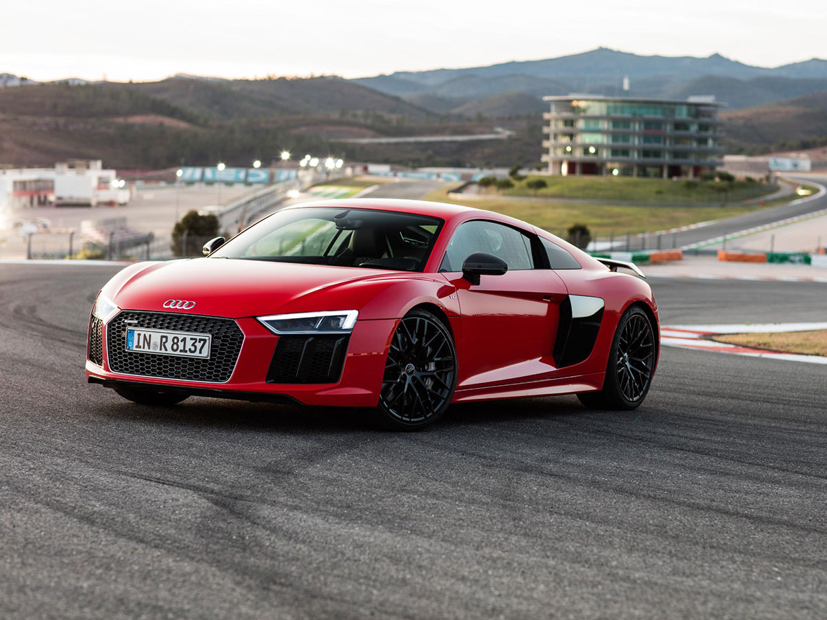 15mostbeautifulcars_audir8_art.jpg