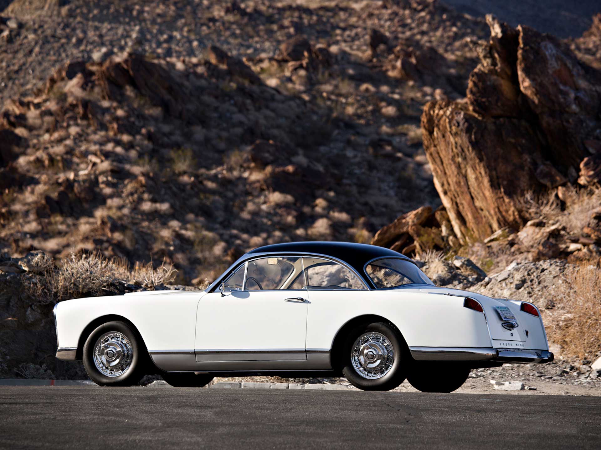 1955_facel_vega_rear.jpg