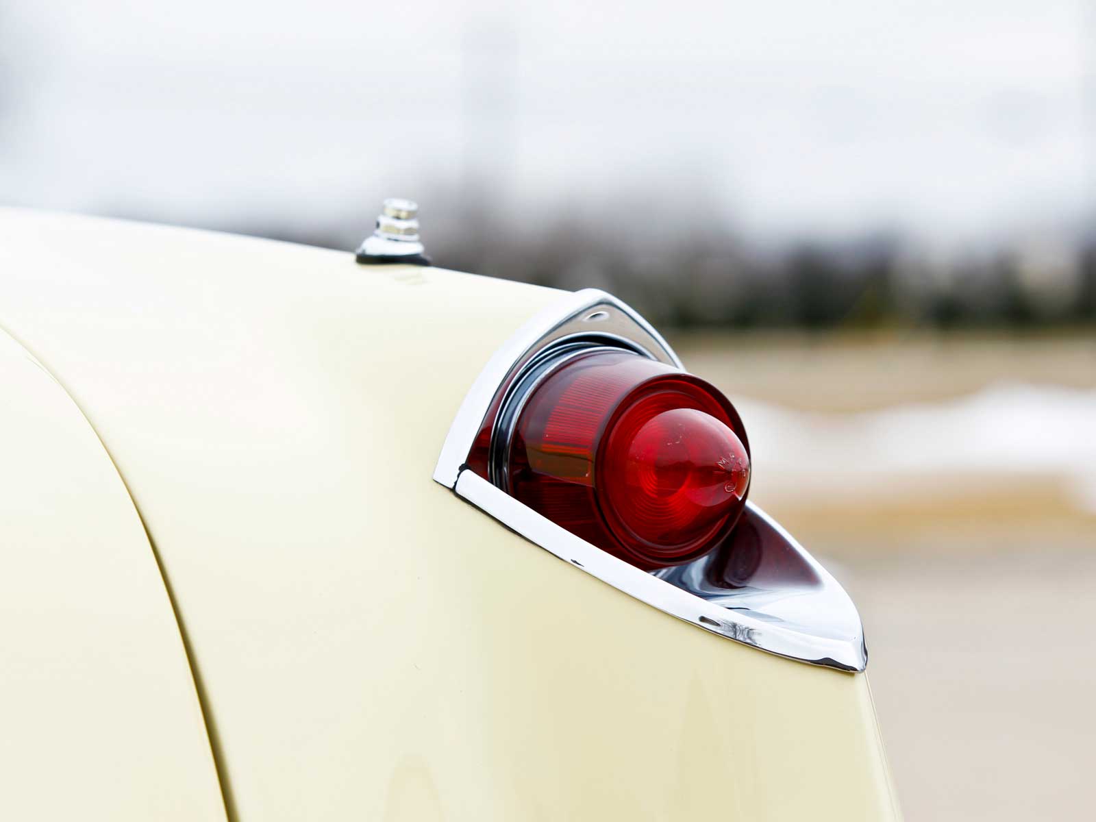 1959_facel_vega_taillight.jpg