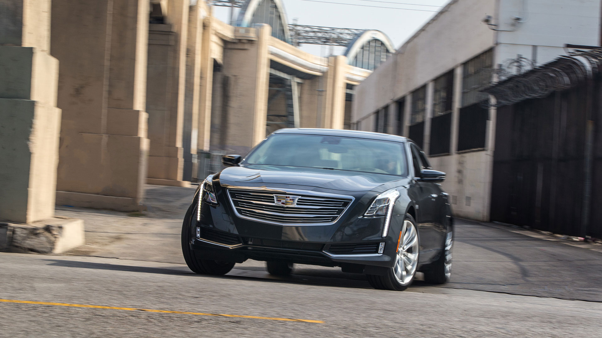 2016cadillacct6review_gal_1.jpg