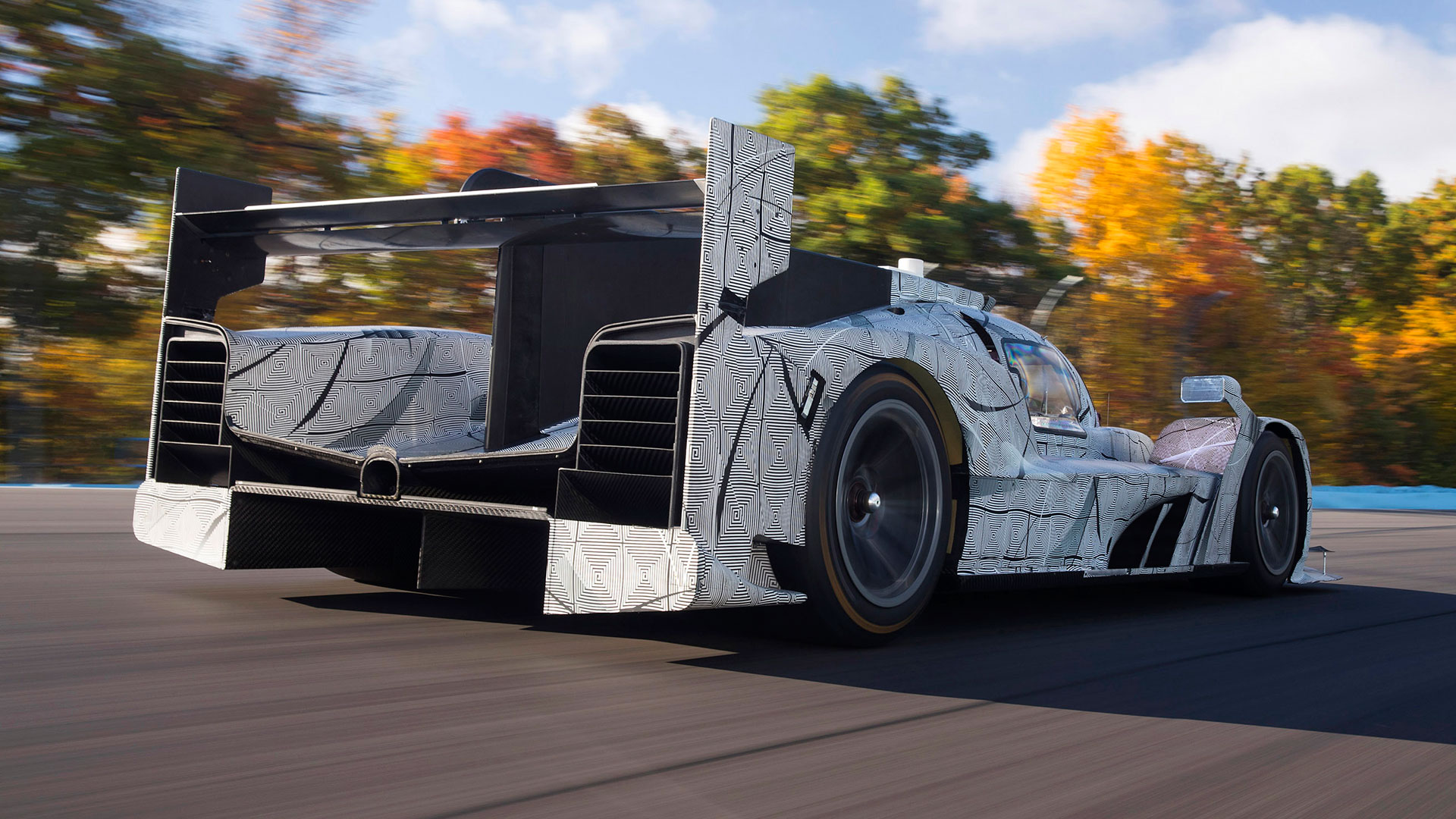 2017-cadillac-dpi-vr-racecar-006.jpg