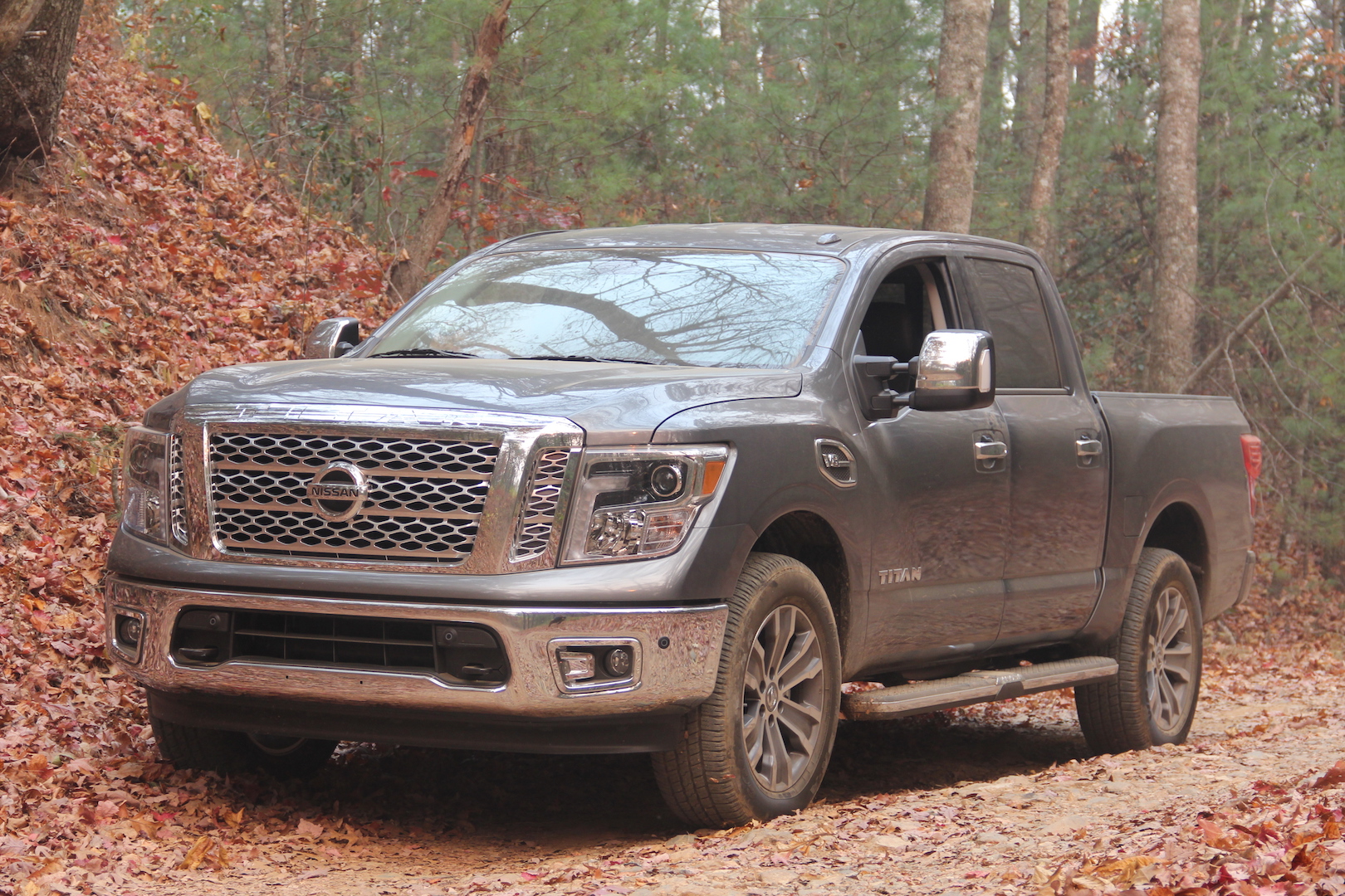 2017-nissan-titan-v8-4x4-evan-yates-15.jpg