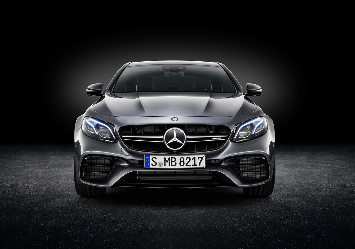 2018_mercedes_amg_e63_s_sedan_07.jpg