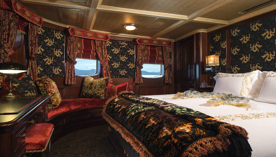 bed_inside_yachtlifeit.jpg