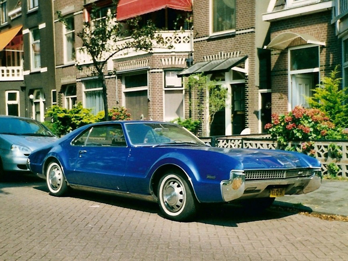 best-cars-dead-brands-oldsmobile-toronado-art.jpg