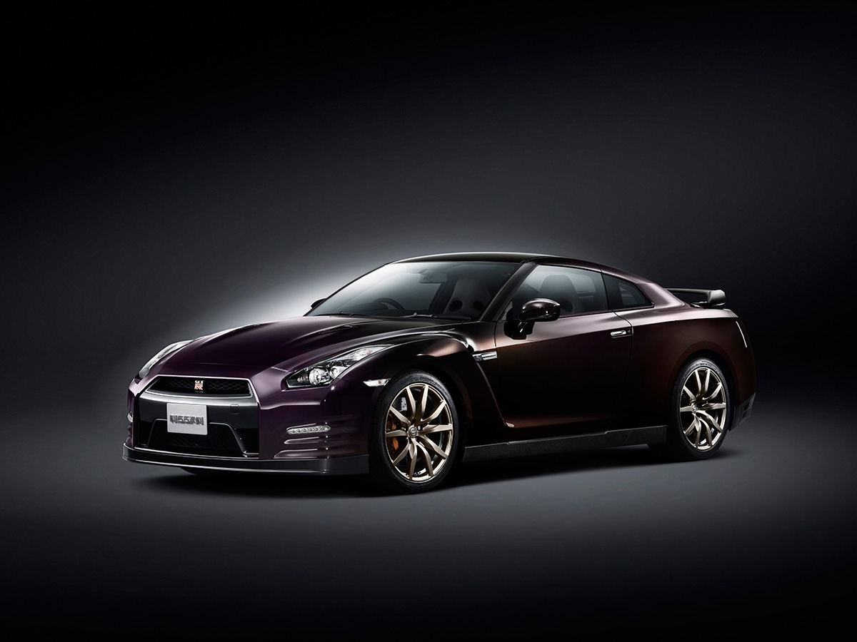 best-used-cars-nissan-gt-r-art.jpg