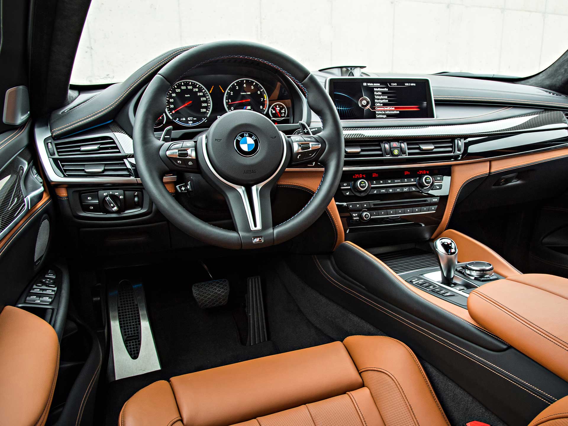 bmw_x6m_interior.jpg