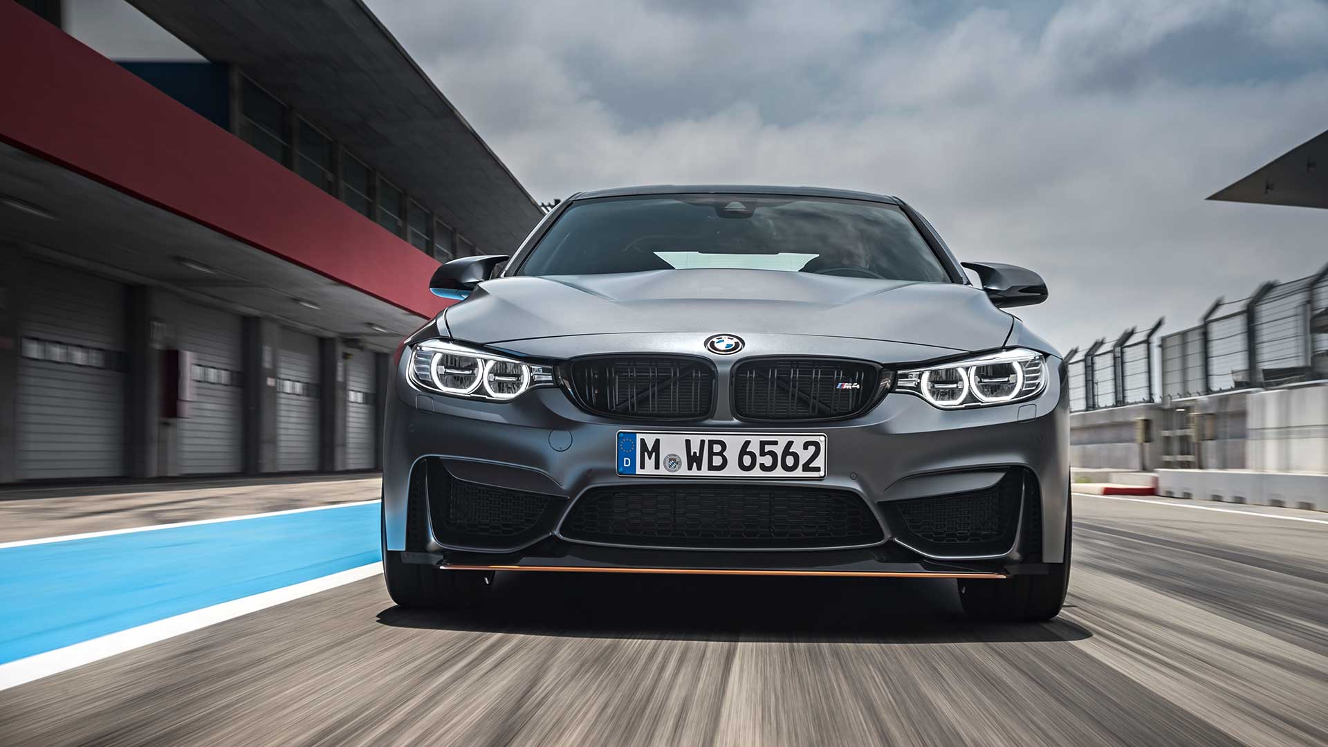 bmwm4gts_100715_ss_1.jpg