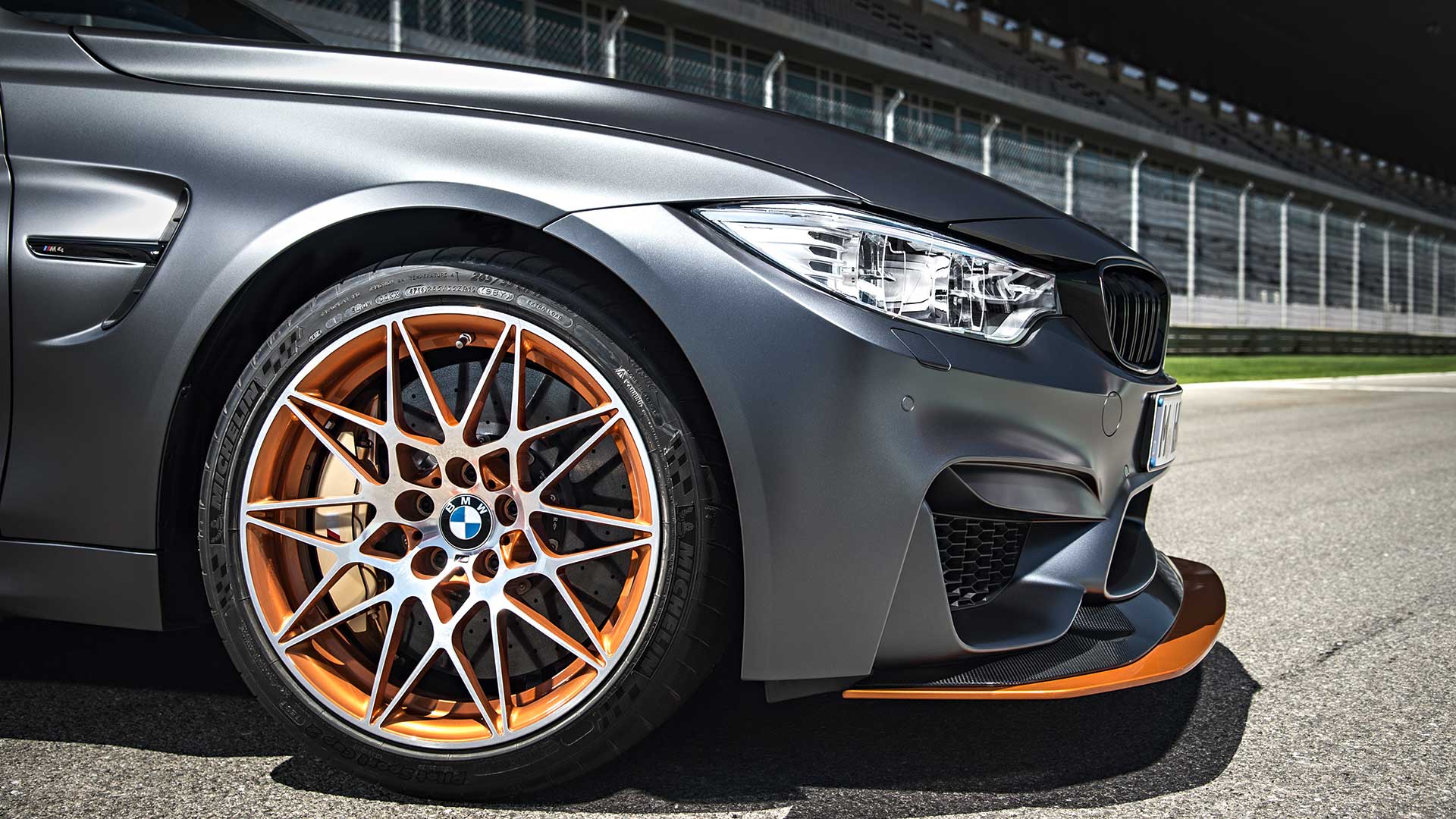 bmwm4gts_100715_ss_4.jpg