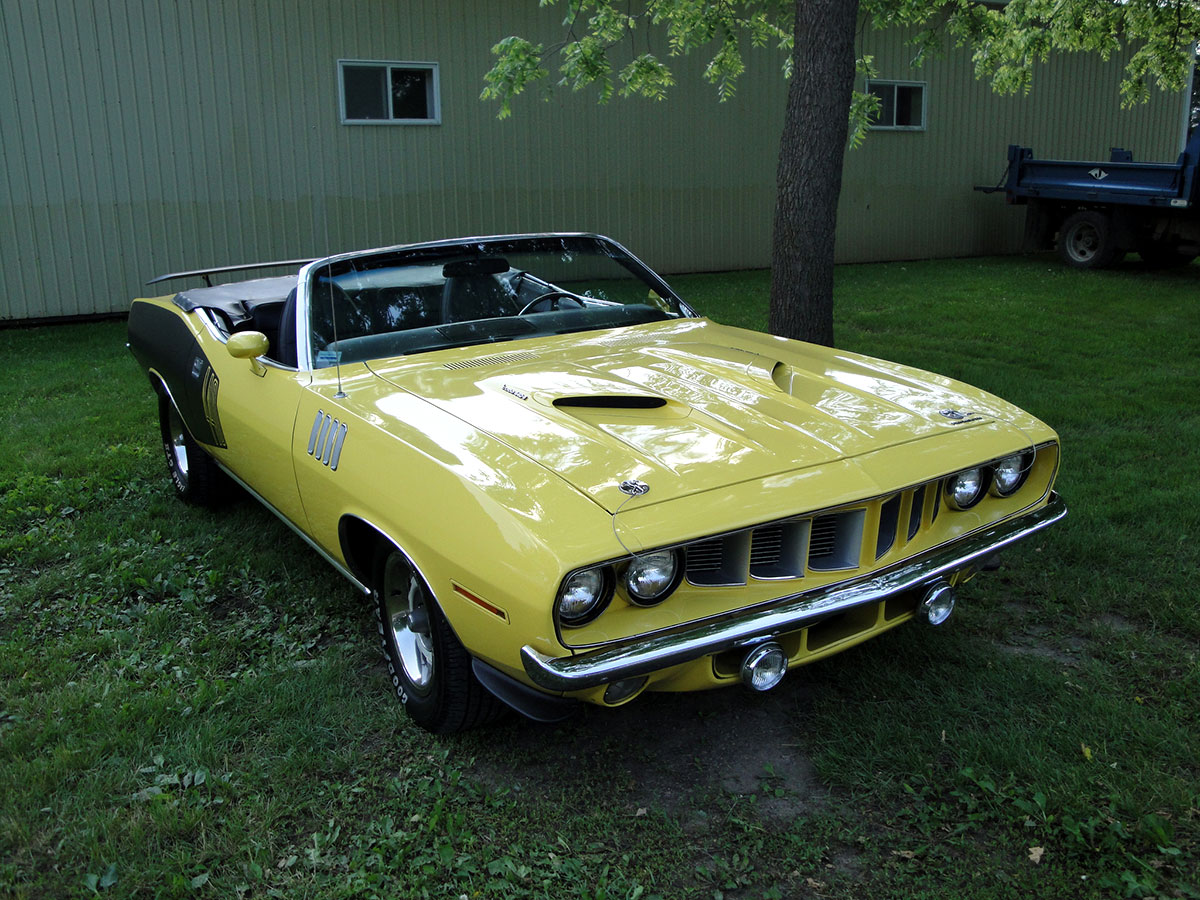 buyers-guide-american-muscle-1971-plymouth-hemi-cuda-art.jpg