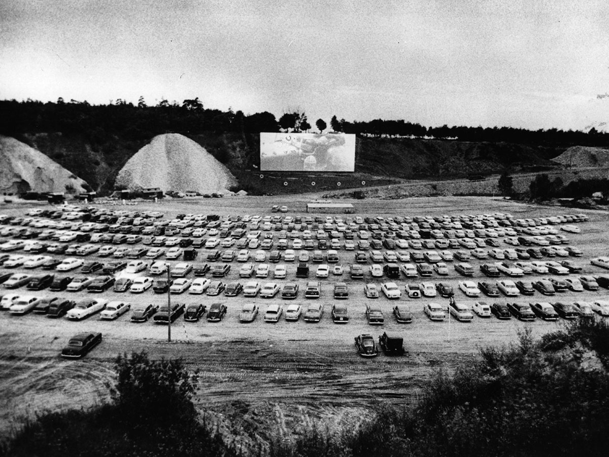 drive-in-movie-theaters-art-11.jpg